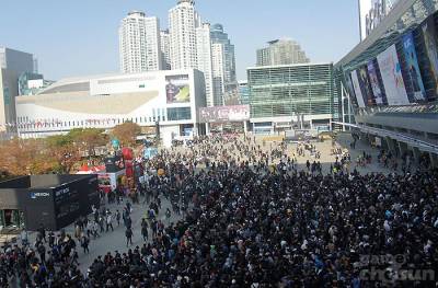 [지스타18] 지스타 개최 둘째 날도 '인산인해' 관객 4.7만 명 방문'