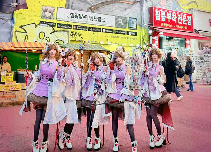 홍대 핫플 뒤흔든 '아델리아' 행렬! 그리프라인 '명일방주 : 엔드필드' 깜짝 퍼레이드 성료